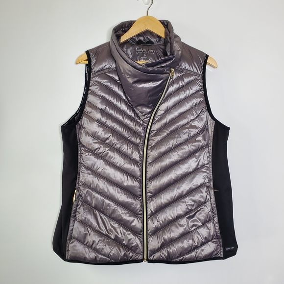 Calvin Klein Jackets & Blazers - Calvin Klein funnel Shimmering Silver Puffer Vest in Excellent condition Size 1X
